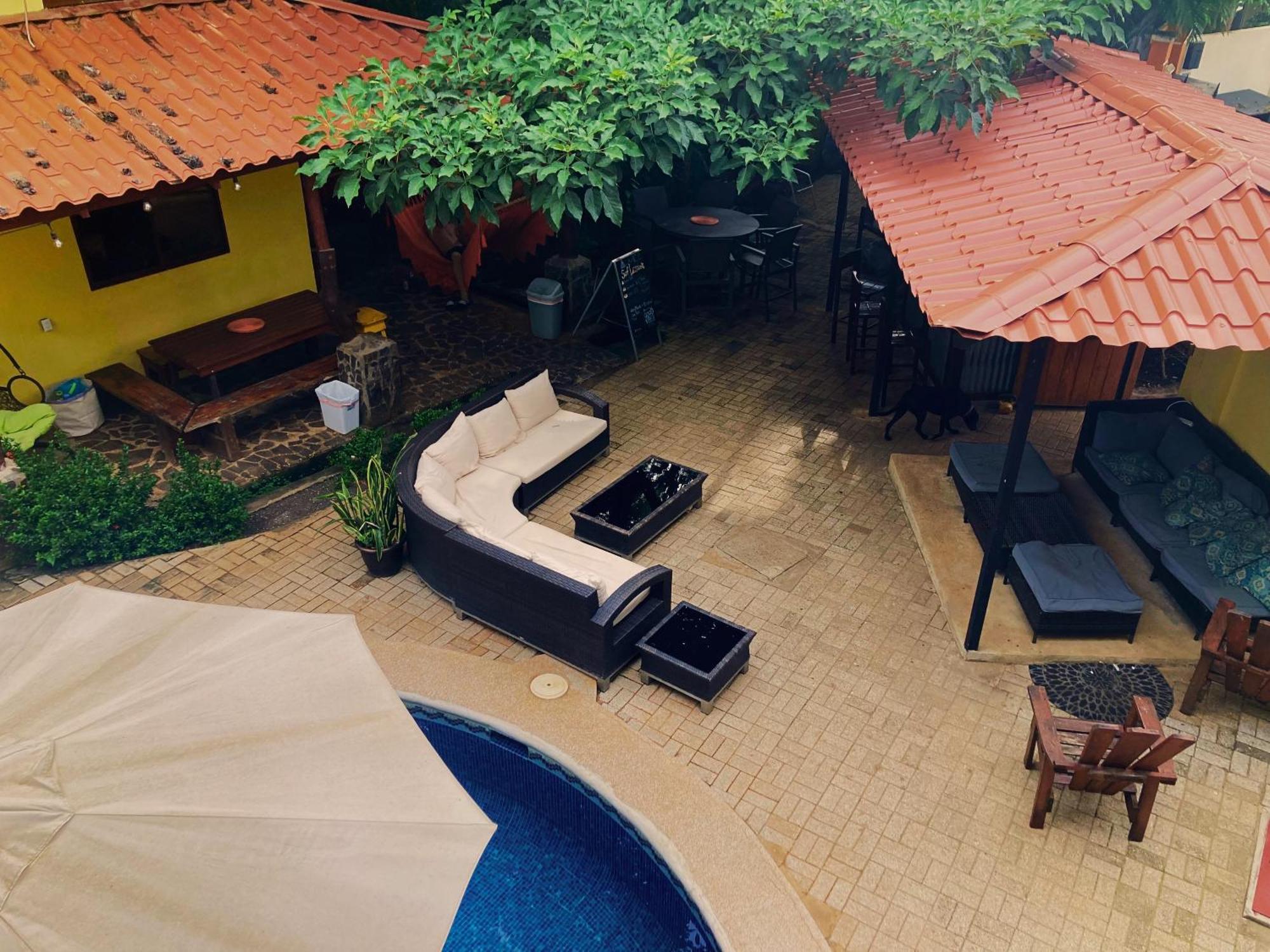 Хостел Tamarindo Backpackers Екстер'єр фото