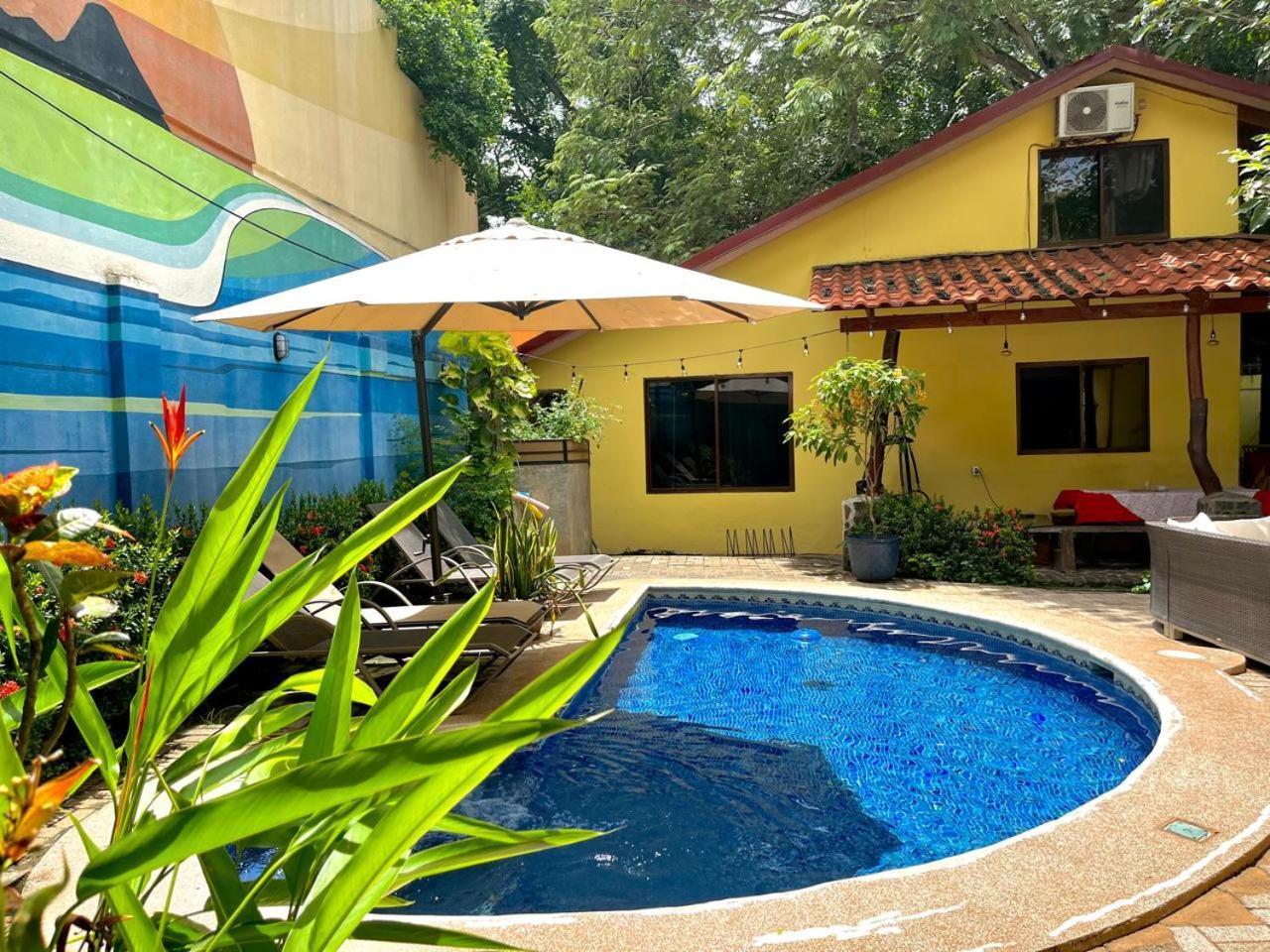 Хостел Tamarindo Backpackers Екстер'єр фото