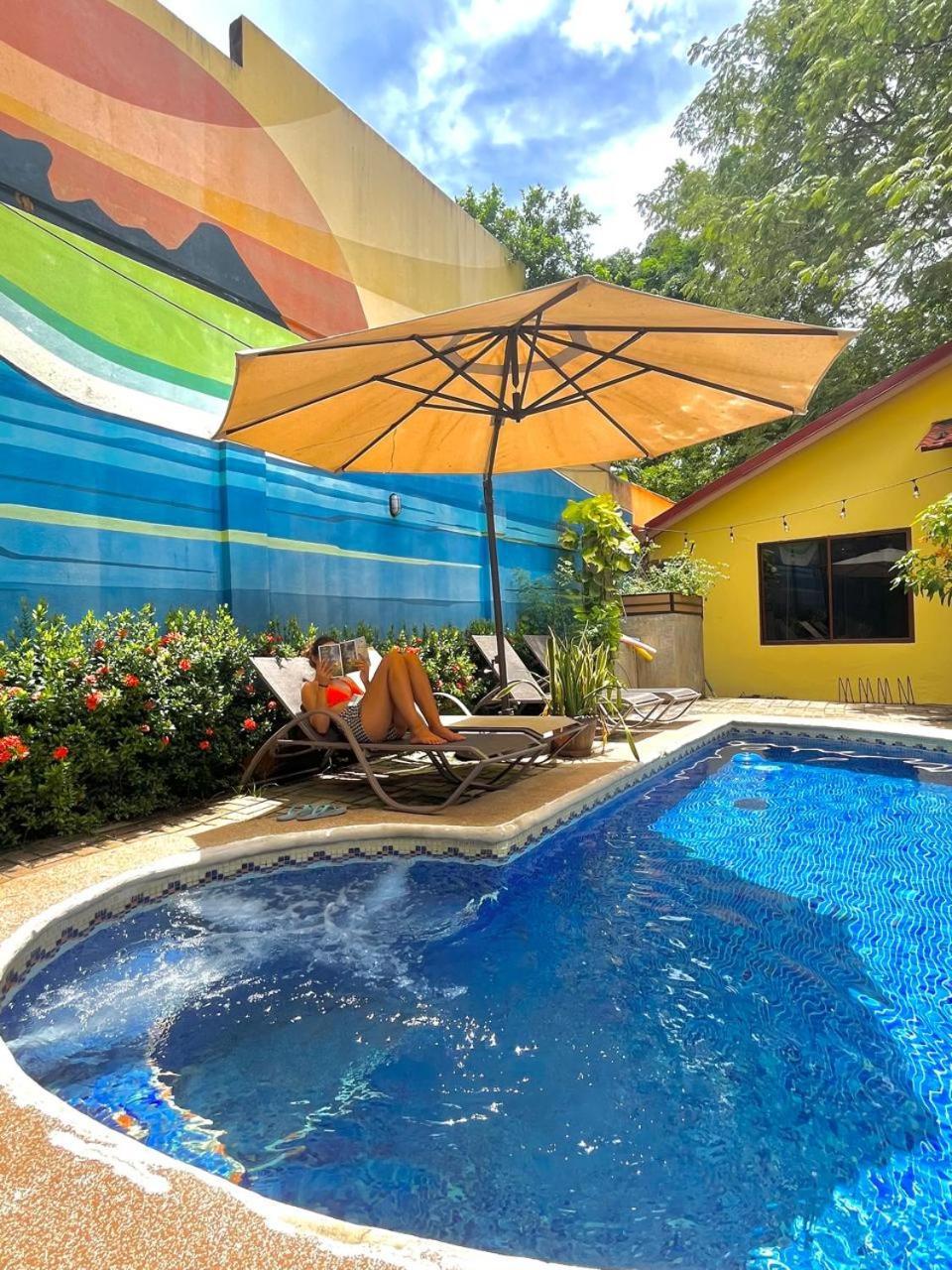 Хостел Tamarindo Backpackers Екстер'єр фото