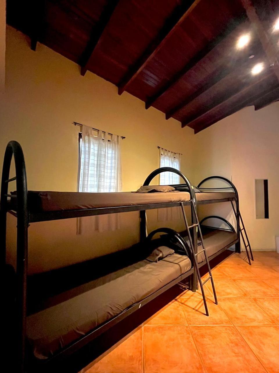 Хостел Tamarindo Backpackers Екстер'єр фото